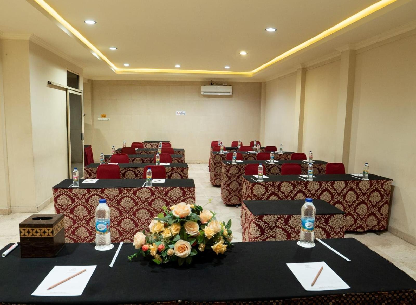 Hotel Indah Palace Yogyakarta Ngoại thất bức ảnh