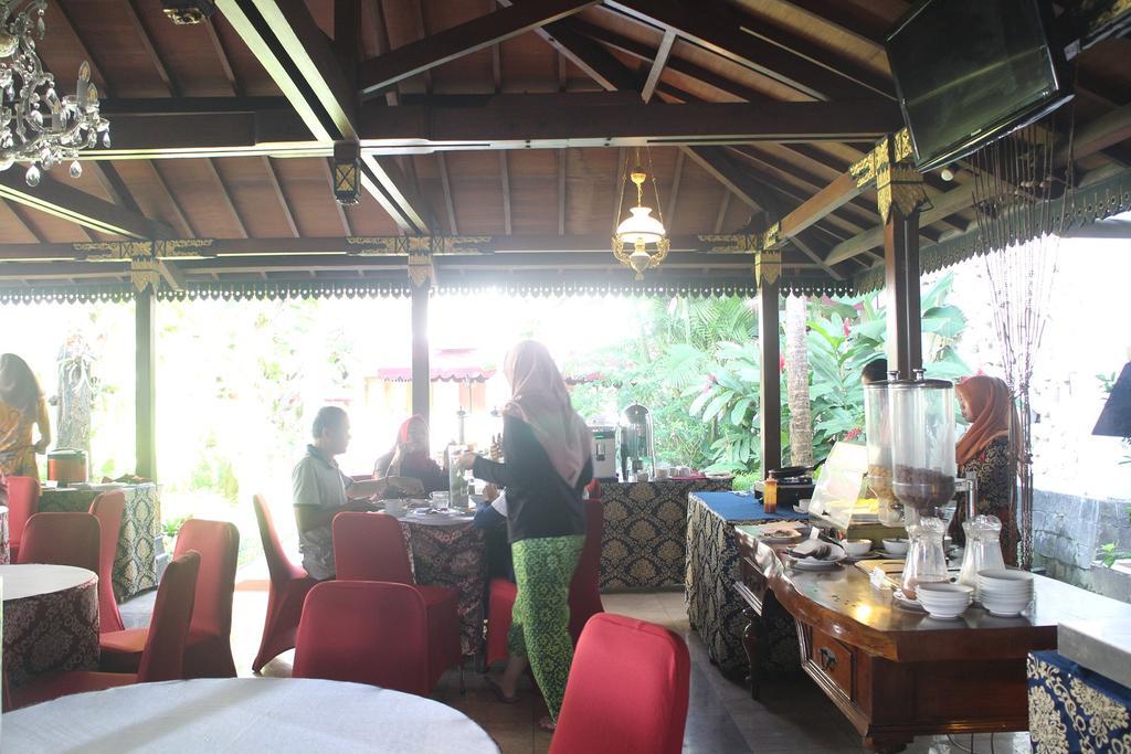 Hotel Indah Palace Yogyakarta Ngoại thất bức ảnh