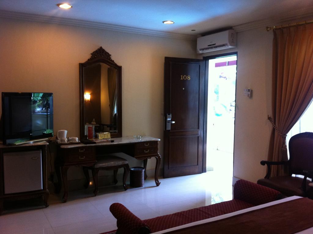 Hotel Indah Palace Yogyakarta Ngoại thất bức ảnh